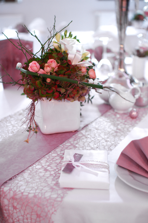 Tischdekoration-Hochzeit-rosa-02
